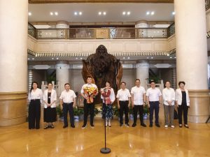 仁和集团2025年上半年井冈山工作总结交流会欢送仪式顺利举行